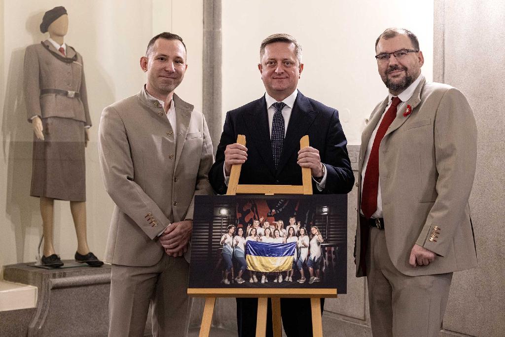 Starosta ČOS Martin Chlumský, velvyslanec Ukrajiny v ČR Vasyl Zvarych a místostarosta ČOS Peter Szénásy