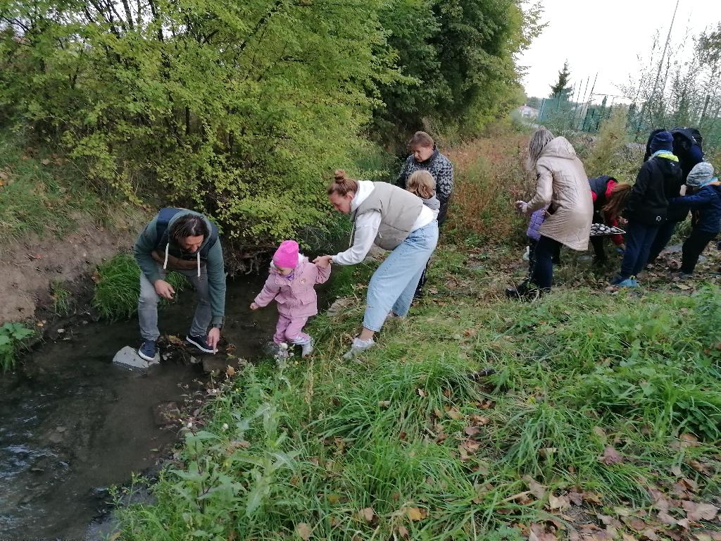 Památný den sokolstva, pouštění lodiček T.J. Sokol SmržiceIMG_20251006_174217