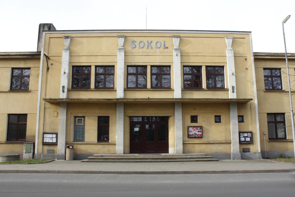 Sokolovna ve Všetatech